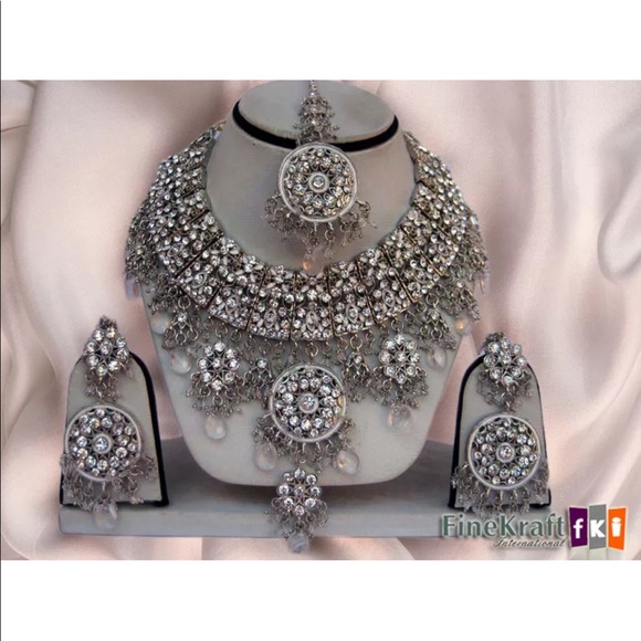 Salwar Kameez Jewelry - Indian necklace jewelry set